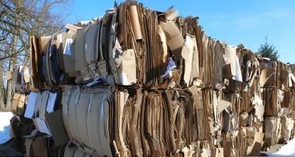Grosse Mengen an Wellpappe Altpapier Kartonage