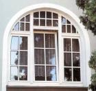 Fenster u. Türen aus Kunststoff Holz u. Aluminium